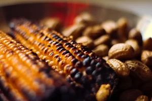 Home Gegrilde mais en pinda’s als eenvoudige, vezelrijke producten om mee te starten.